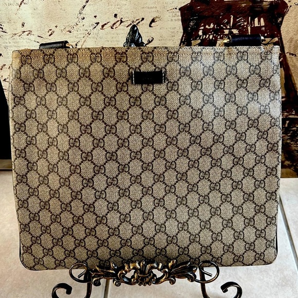 gucci Handbags - AUTHENTIC GUCCI GG SUPREME LARGE MESSENGER BAG BROWN COLOR